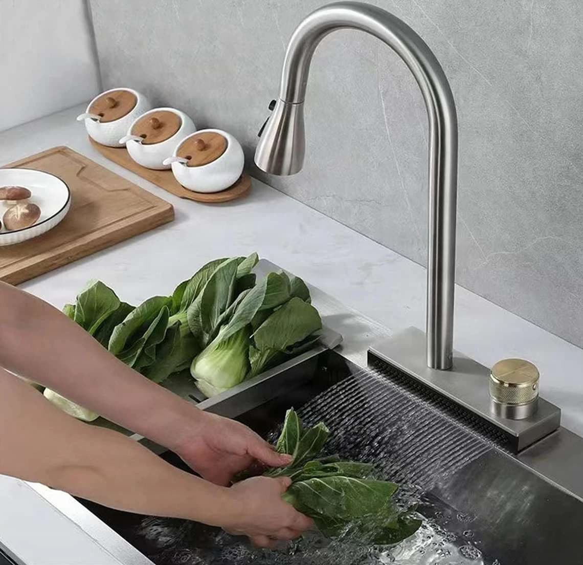Kuhinjska Armatura Z Vodnim Slapom Pipa Eyn Kw1599