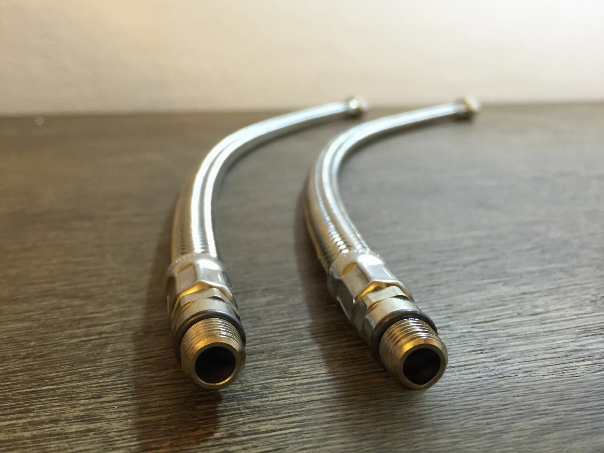 Standardne cevi za priklop kuhinjske armature ali kopalniške pipe